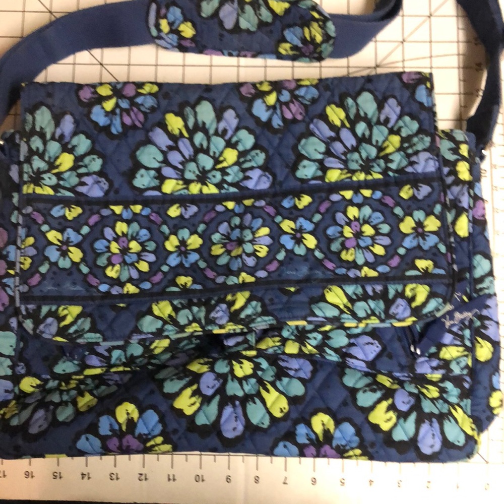 Vera Bradley indigo pop messenger bag